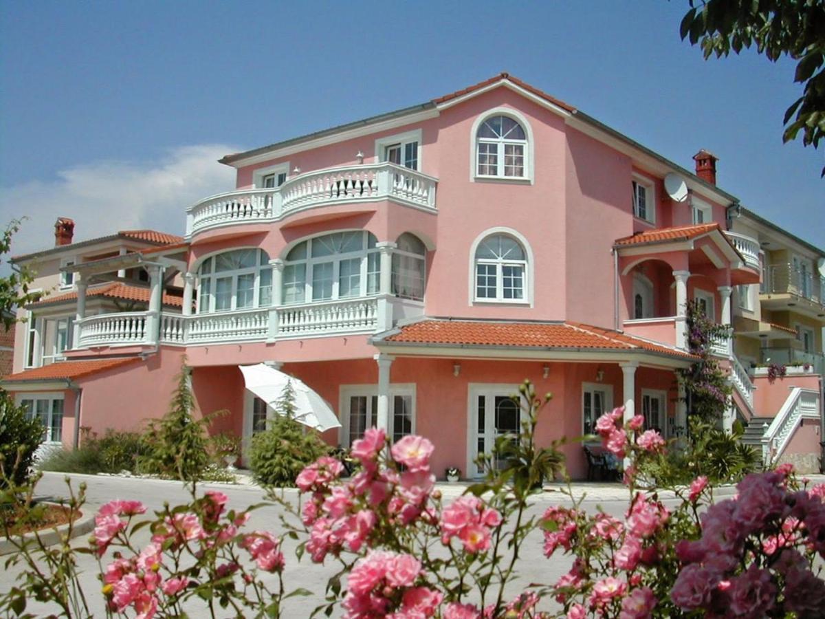 Hotel Villa Vera Fazana Exterior photo