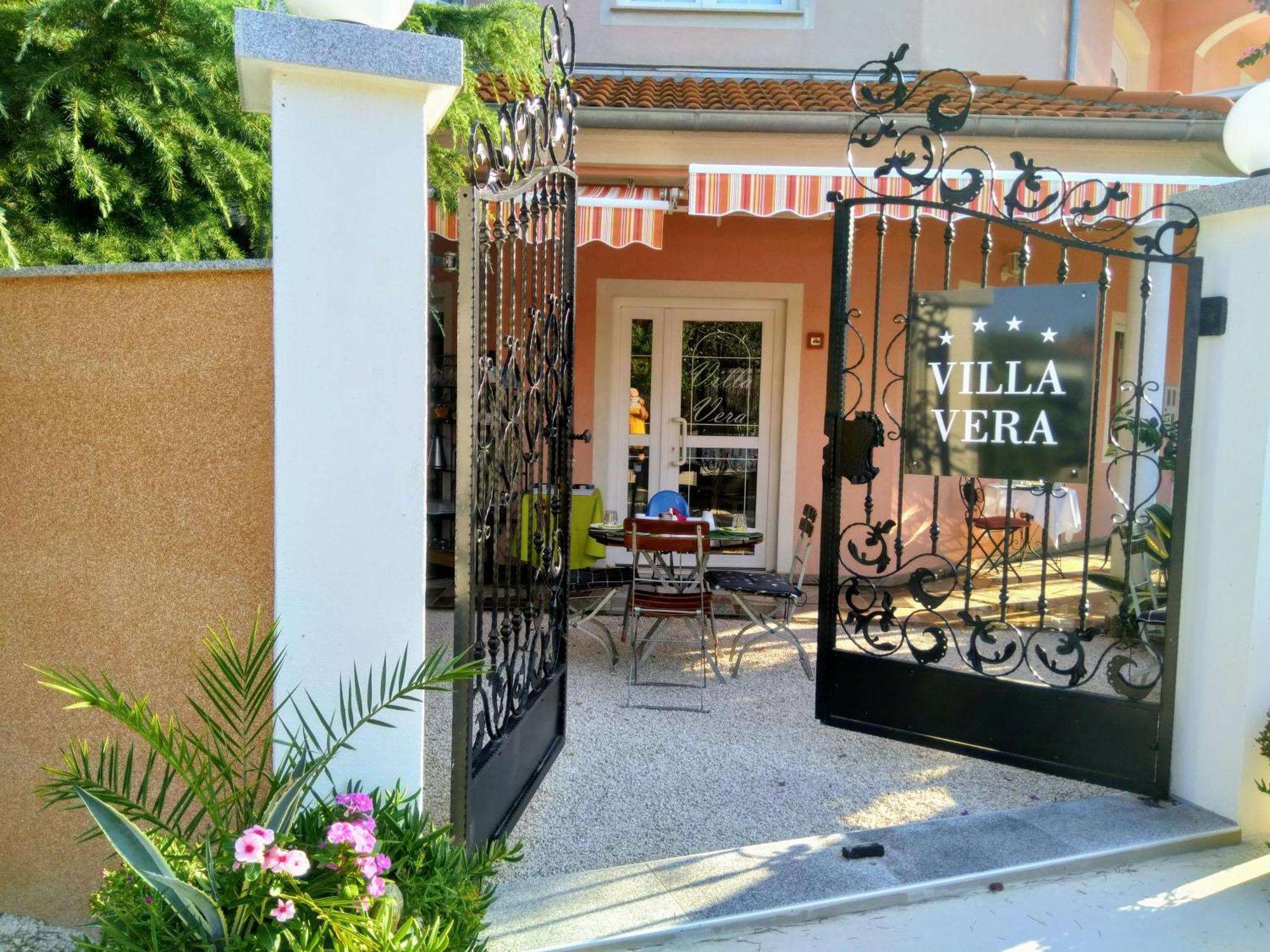 Hotel Villa Vera Fazana Exterior photo